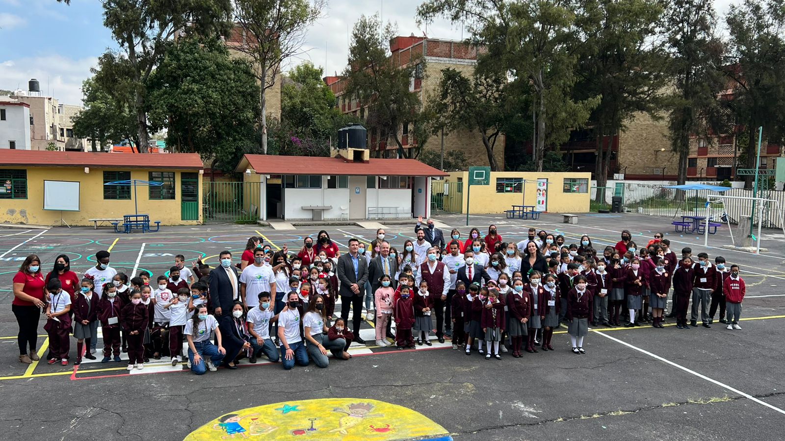 Ceremonia de clausura del voluntariado de jóvenes israelíes en una escuela primaria de la CDMX